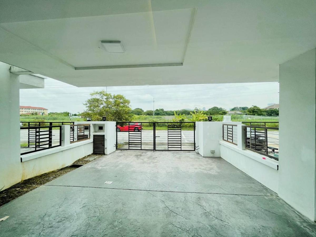 Homestay 3Br Near Setia Alam Shah Alam Bagian luar foto